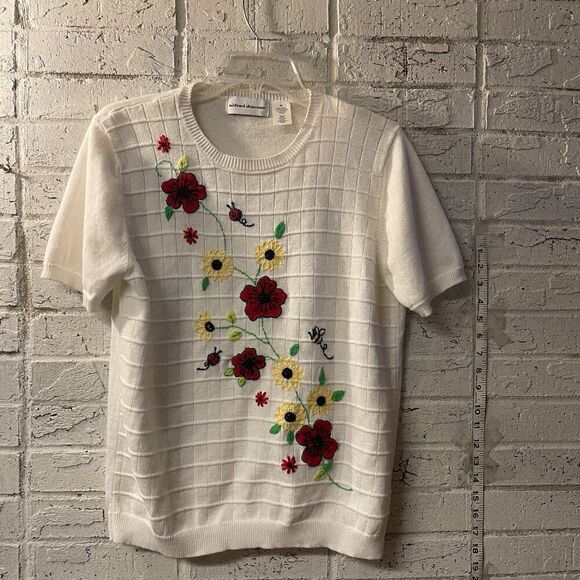 Vintage Alfred Dunner Floral Embroidered Short Sleeve Sweater - Size M - Picture 1 of 8
